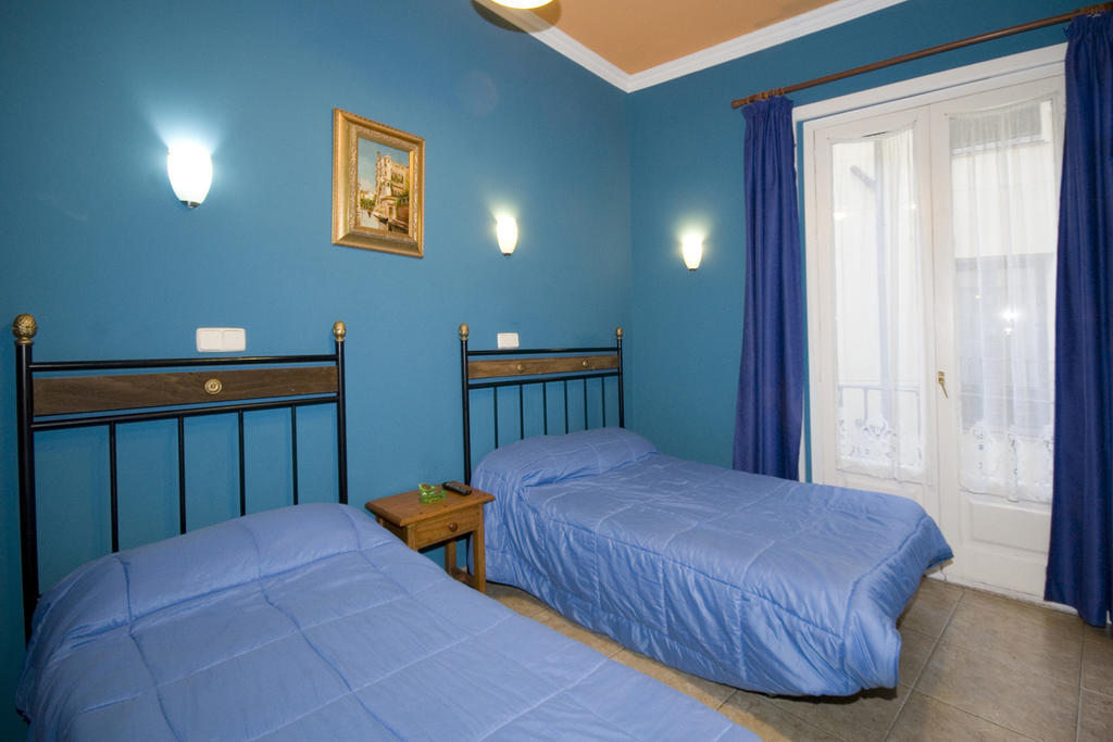 Hostal Rico Мадрид Номер фото