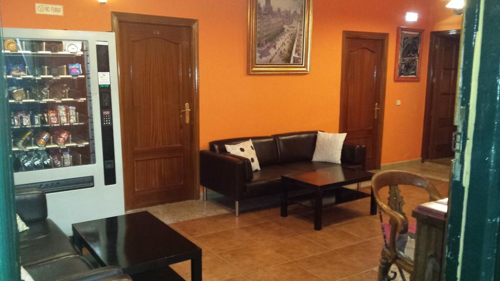 Hostal Rico Мадрид Екстер'єр фото
