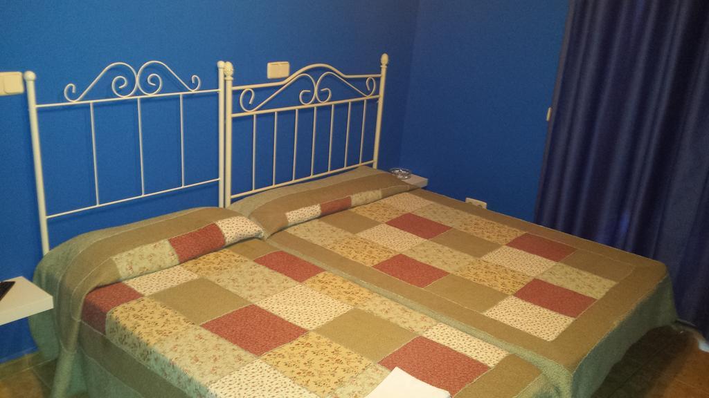 Hostal Rico Мадрид Екстер'єр фото