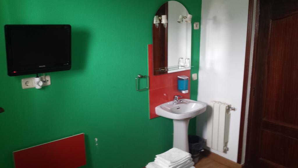 Hostal Rico Мадрид Екстер'єр фото