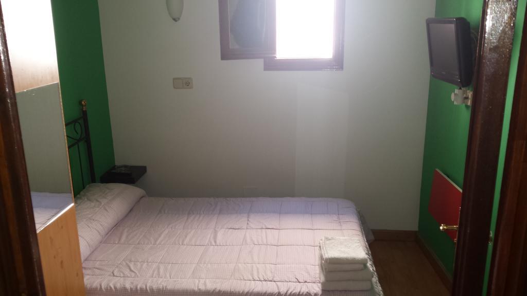 Hostal Rico Мадрид Екстер'єр фото