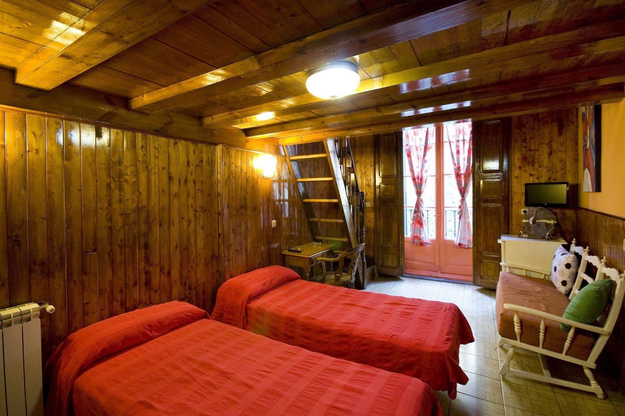Hostal Rico Мадрид Екстер'єр фото