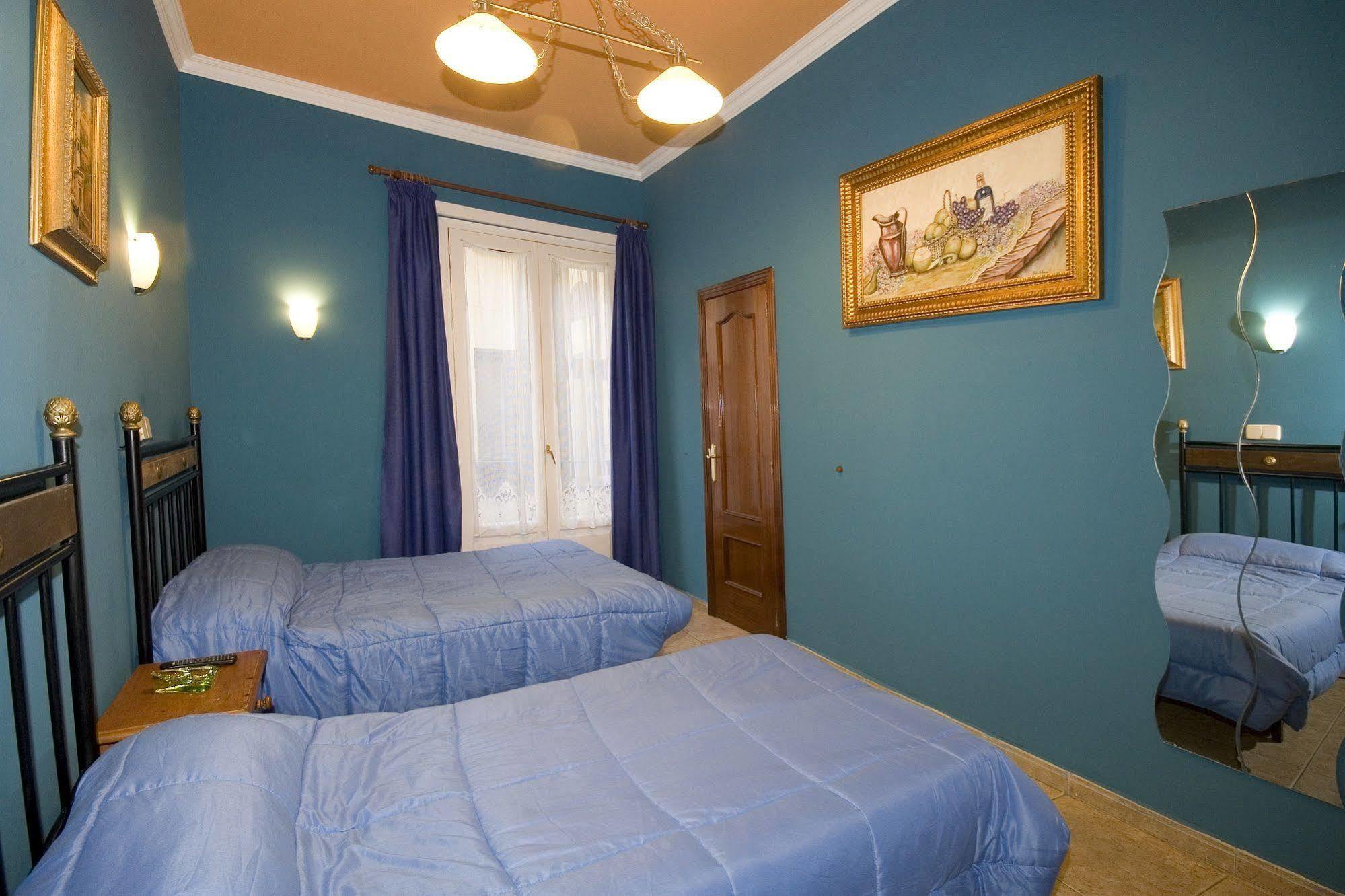 Hostal Rico Мадрид Екстер'єр фото
