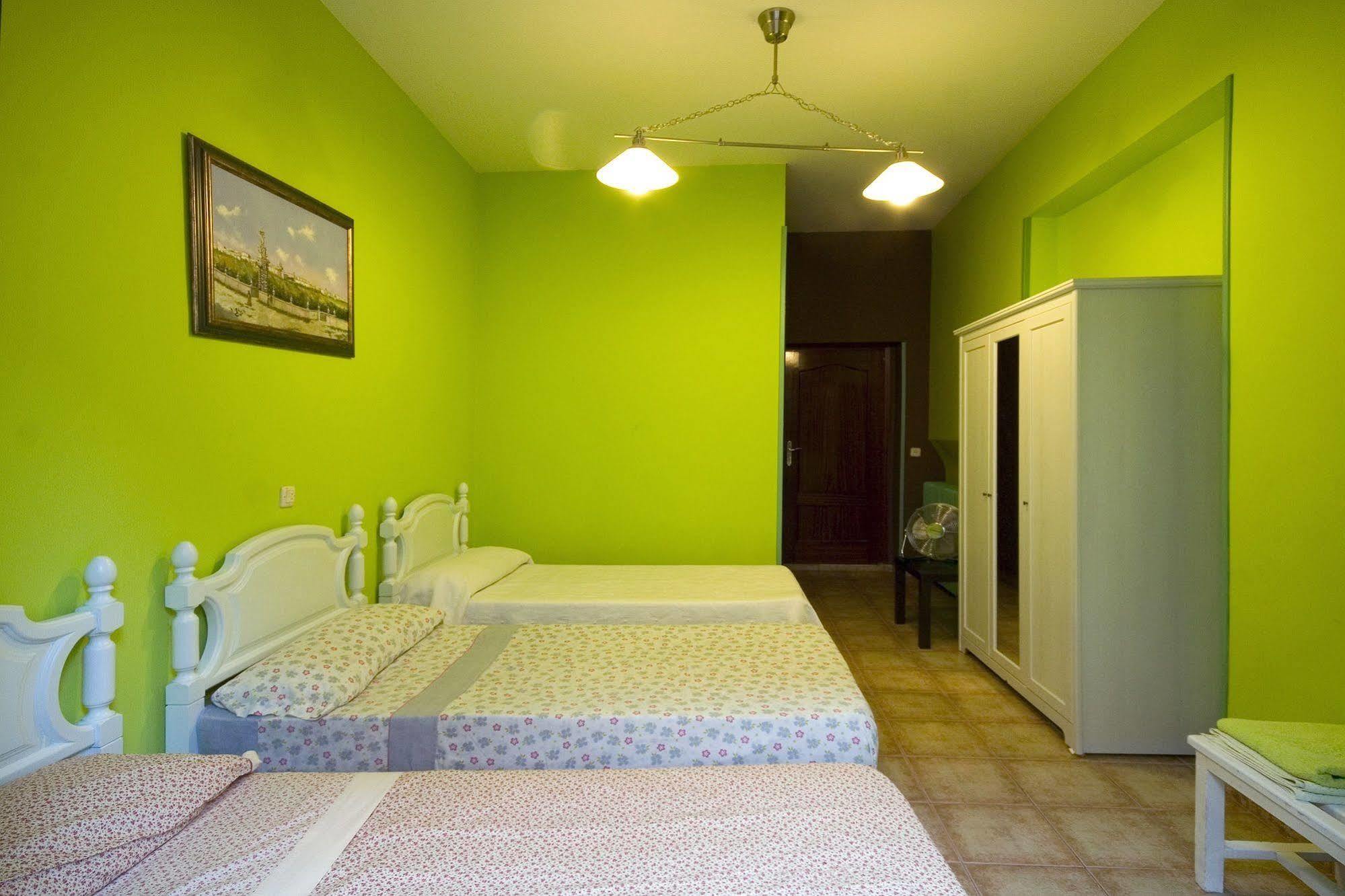 Hostal Rico Мадрид Екстер'єр фото